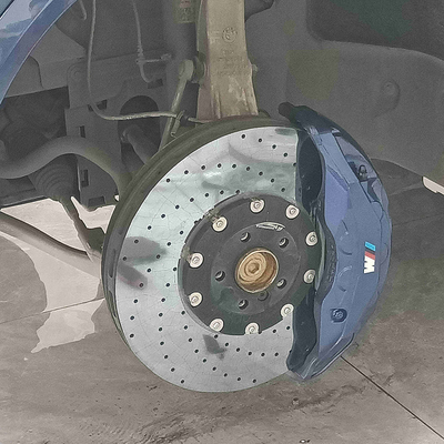 Pinça de freio de alumínio BMW X5 tamanho grande 10 pinças de pistão 420 mm discos de cerâmica de carbono